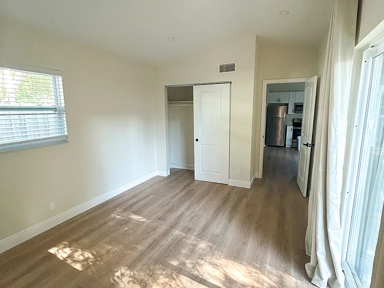 1118 47th Ave N #B — Photo 3