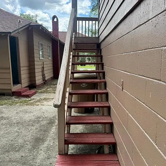 311 NE Sanchez Ave — Photo 2