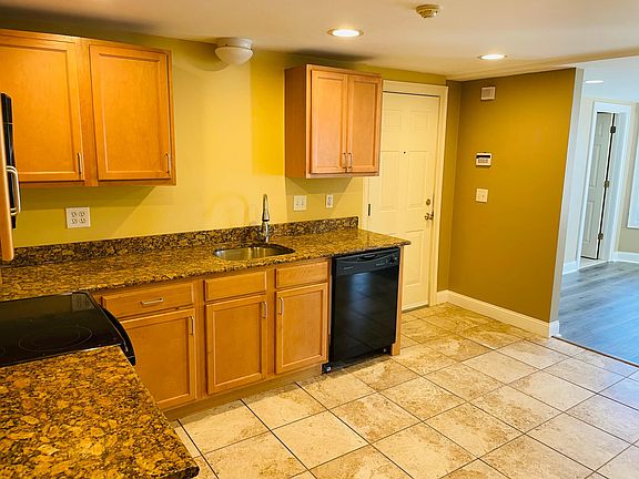 4th image of 163 Atwells Ave APT 2F