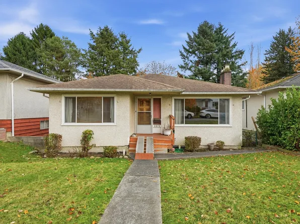 5878 Argyle St, Vancouver, BC V5P 3J7