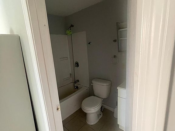3rd image of 1394 Commonwealth Ave Floor 3
