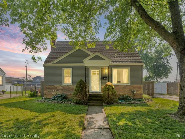 4240 Mandalay Ave, Royal Oak, MI 48073