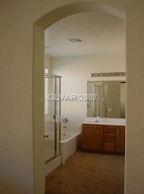 4th image of 6015 Red Glitter St