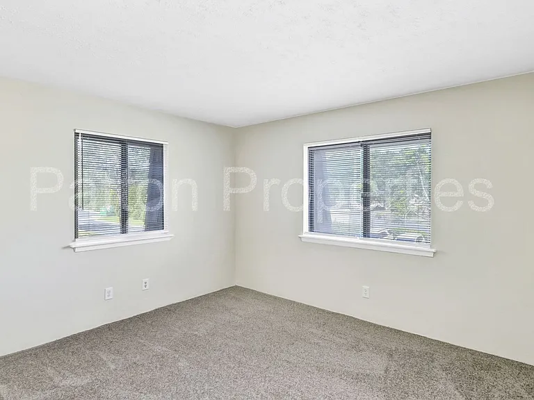 1218 Old Manor Rd — Photo 8