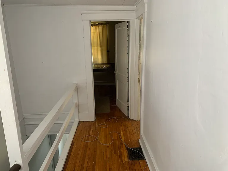 38 W 4th St #2 — Photo 1
