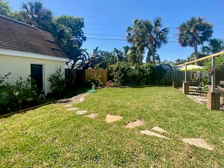 70 Brooks Dr — Photo 21