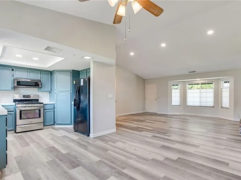 22301 Osprey Ct — Photo 3