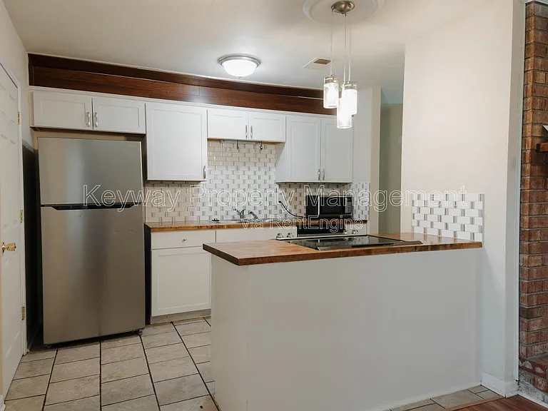 2841 Pheasant Dr — Photo 3