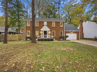 605 Hollygate Ln, Chesapeake, VA 23322