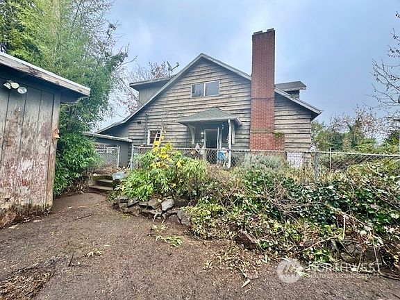 2nd image of 4416 NE 60th Street