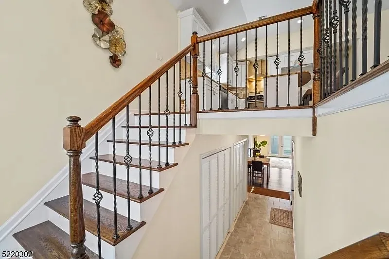 4 bed, $4,000 — Photo 2