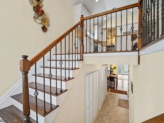 2nd image of 851 Lindegar St #O