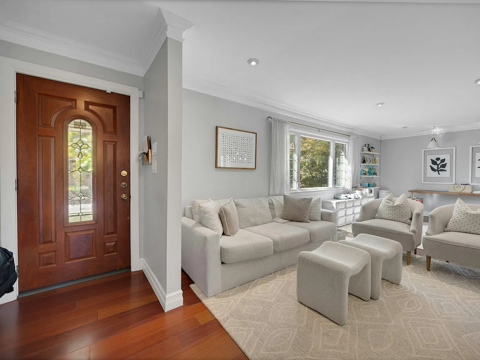 4 bed, 2200 sqft, $5,800 — Photo 4