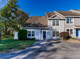 60 Courtyard Dr, Carlisle, PA 17013