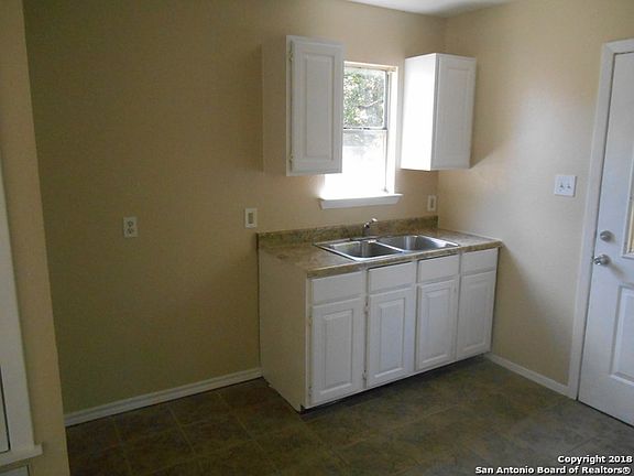 5th image of 1520 Kayton Ave