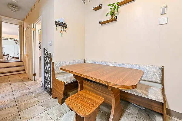 Sold by Remax Real Estate Professionals | media 15