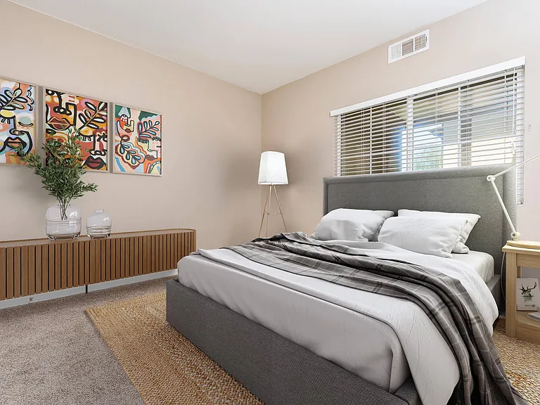 La Verne Village Luxury Apartment Homes — Photo 9