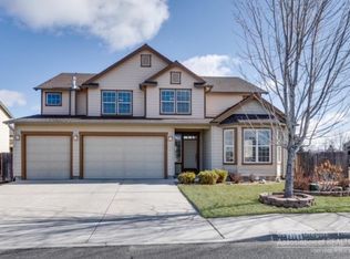 2122 NE 5th St, Redmond, OR 97756