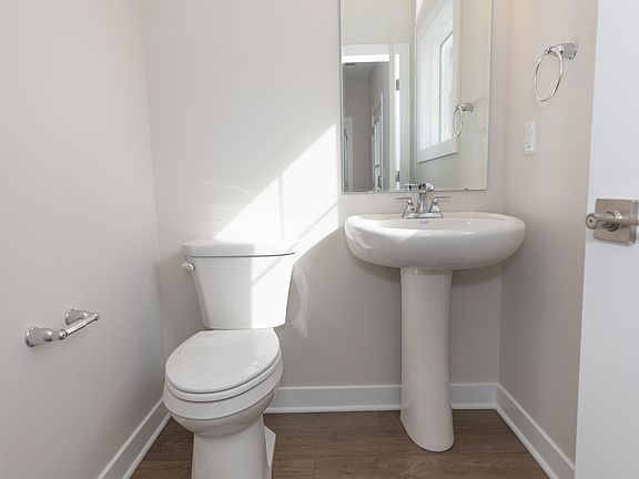 3rd image of 3187 Goswell Dr