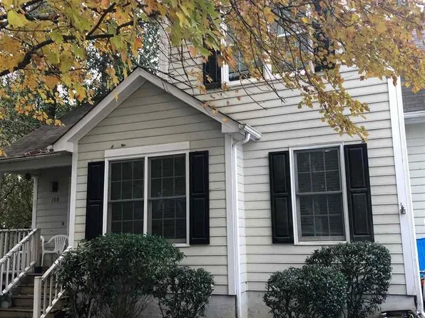 109 Weatherhill Pointe, Carrboro, NC 27510