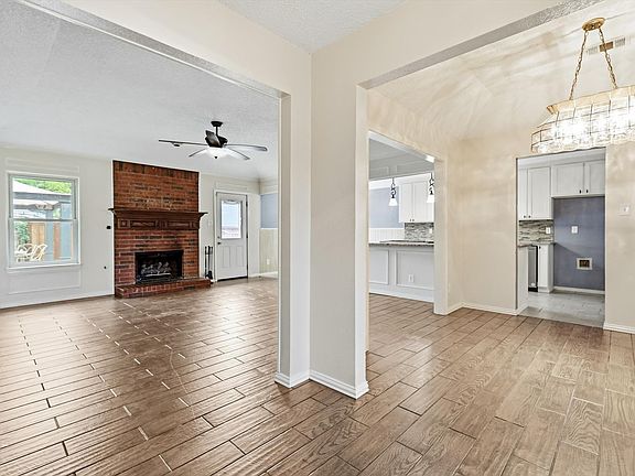 5th image of 2714 Skyview Dr