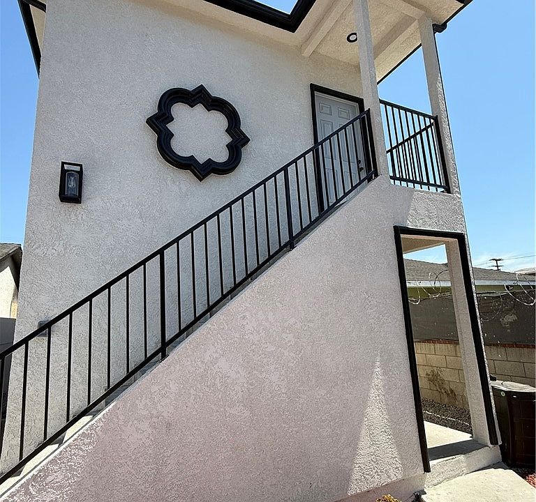 1st image of 8618 Graham Ave