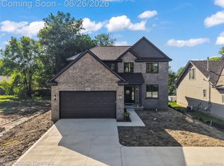 34575 Jefferson Ave, Harrison Township, MI 48045
