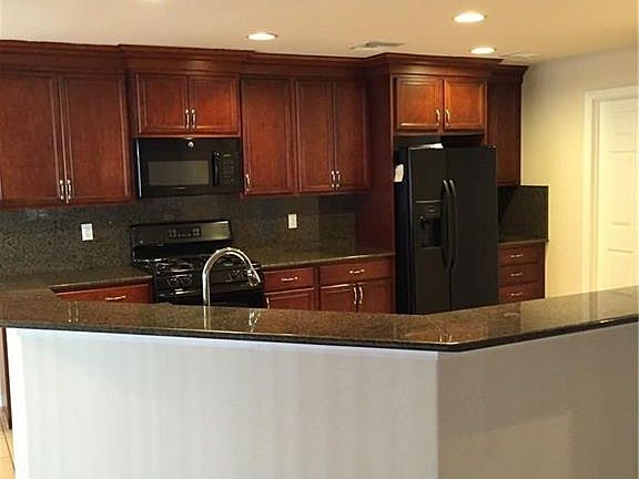 4th image of 9094 Astonia Way
