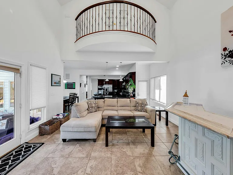 10 Bay Woods Dr — Photo 10