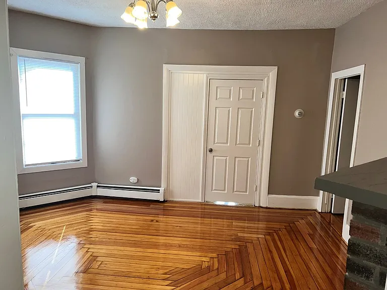 7 Robinson St #1 — Photo 9