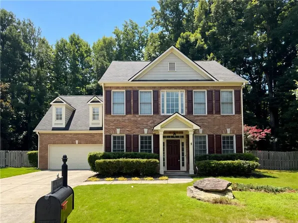 1707 Hidden Pond Cir, Lawrenceville, GA 30043