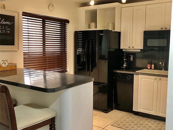 3rd image of 193 Lakeview Dr APT 105