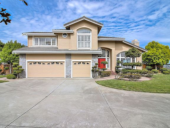 5th image of 8269 Brittany Dr