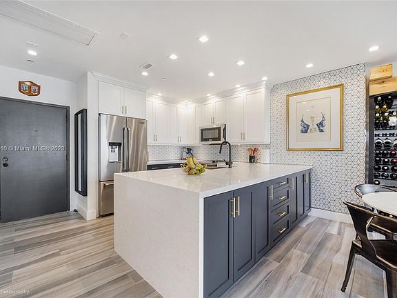5th image of 625 Biltmore Way Ph B