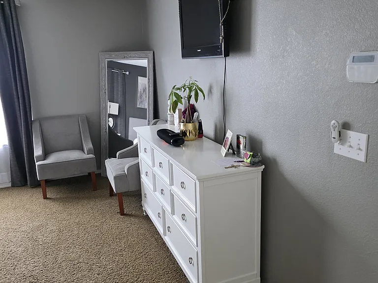 601 Menaul Blvd NE — Photo 35