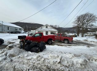 7148 Midland Trl W, Hines, WV 25958