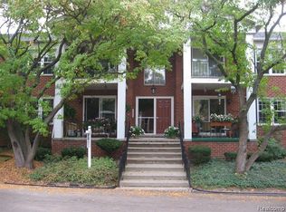 27718 E Echo Valley #117, Farmington Hills, MI 48334