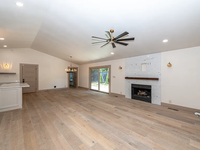 626 Copperfield Dr — Photo 16