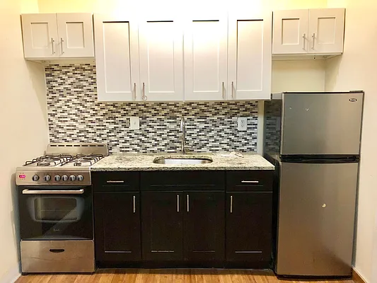 Rented by Premier Metro Realty Corp | media 3