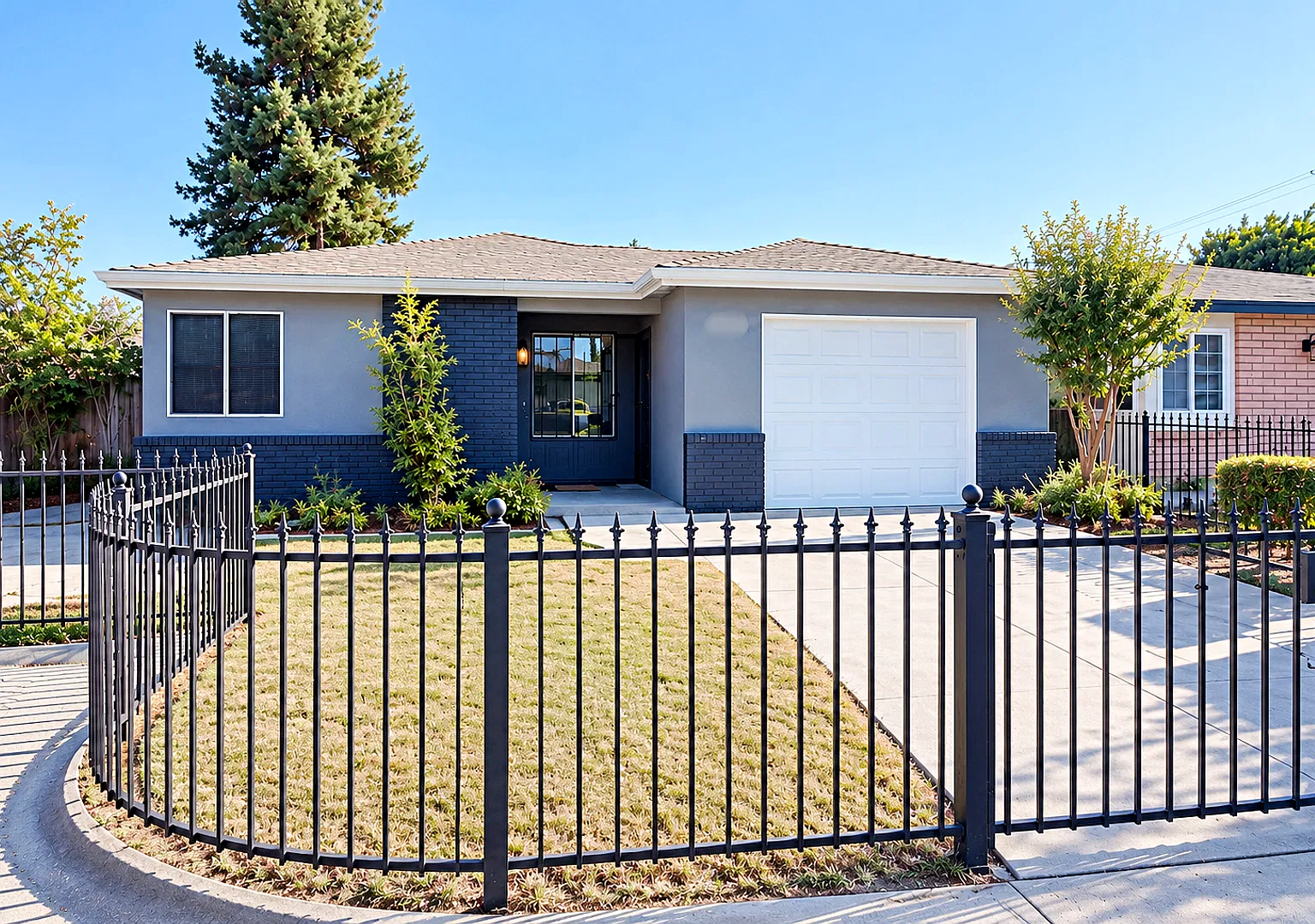 Charming 3-Bedroom, 2-Bath Home in Fresno! — Photo 1