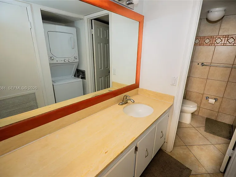 600 NE 36th St #710 — Photo 18