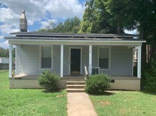 912 N Main St, Graham, NC 27253