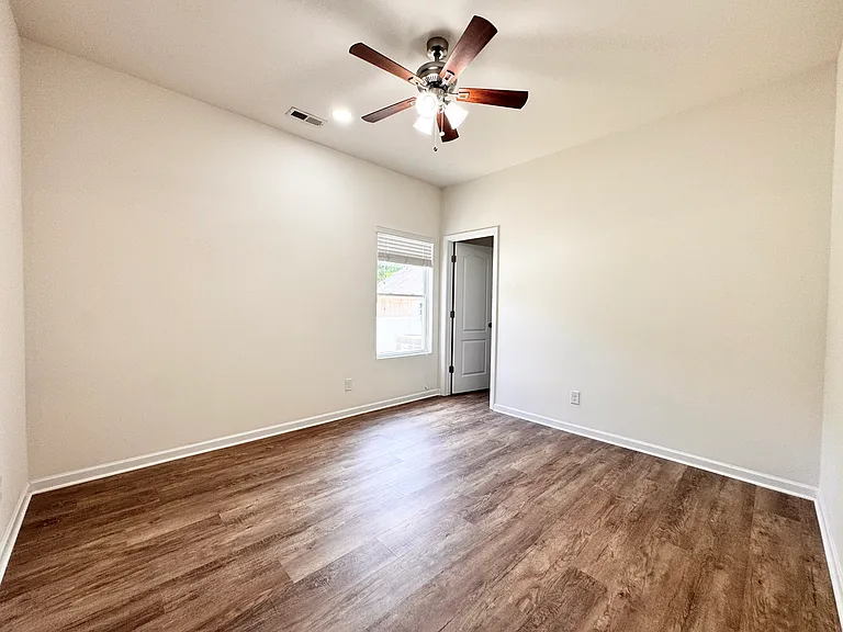 3485 Alister Ave SW — Photo 12