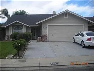 1001 Jayhawk Way photo 1