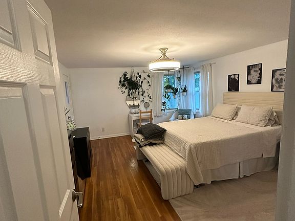 3rd image of 4945A S Lake Dr Unit A