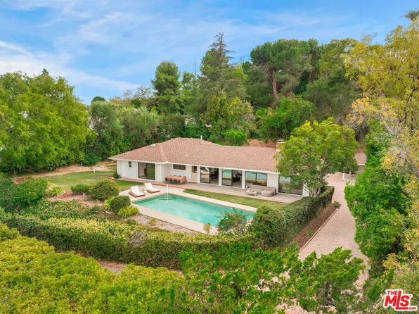 3971 Royal Oak Pl, Encino, CA 91436