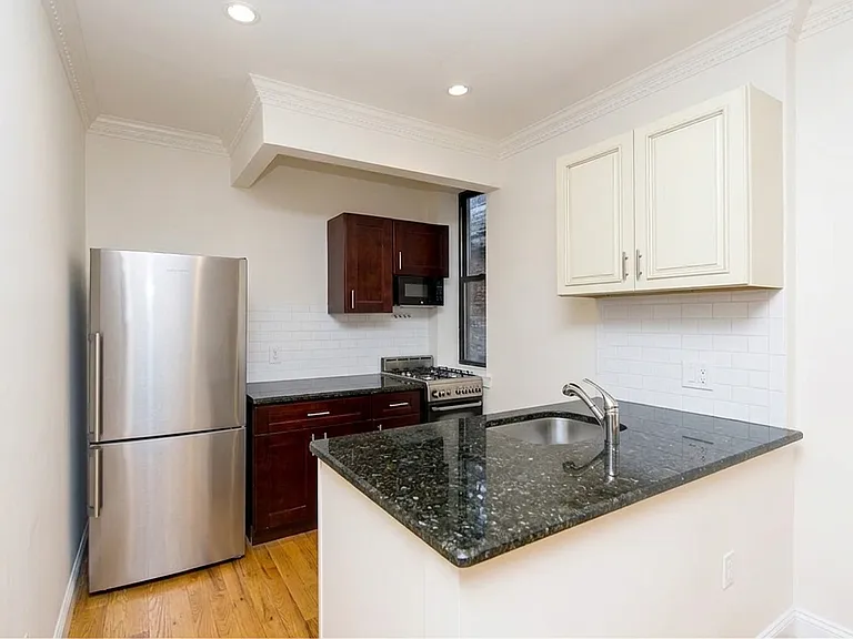 323 E 78th St #3C — Photo 2