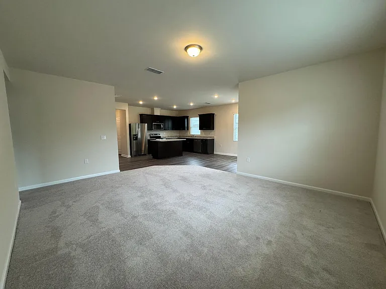 512 Campbell Rdg — Photo 2