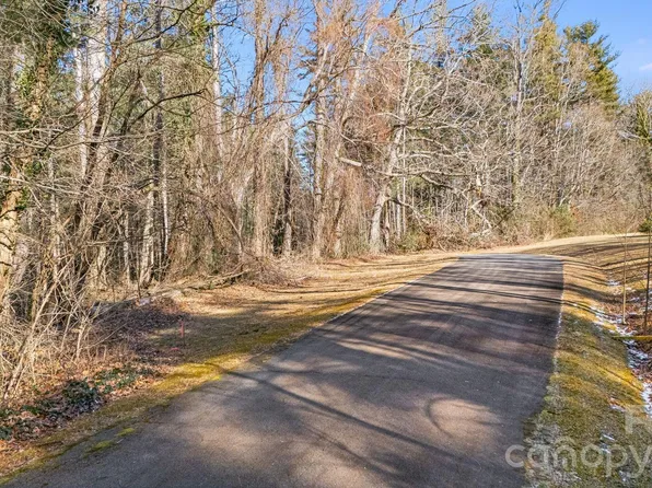 8 Roberts Ln N #8, Flat Rock, NC 28731