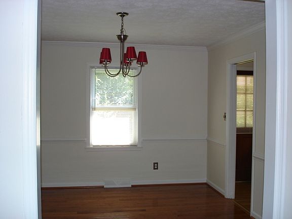 4th image of 5329 Hickory Hill Dr